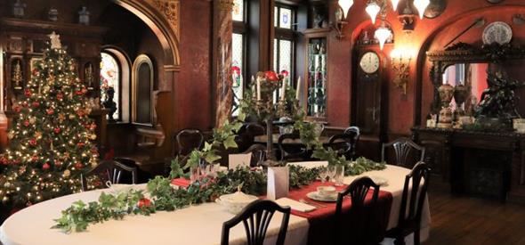 Dining room in the russell-cotes museum at christmas