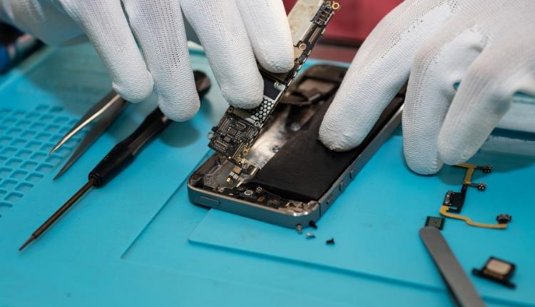 Phone repair Stick Image