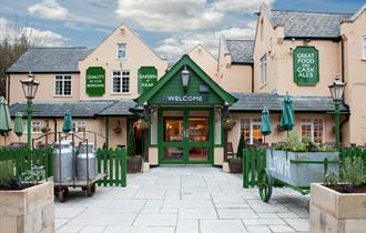Avon Causeway pub exterior.
